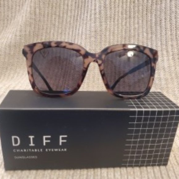 NWT - DIFF Charitable Eyeware - Hailey Sunglasses - Picture 2 of 6